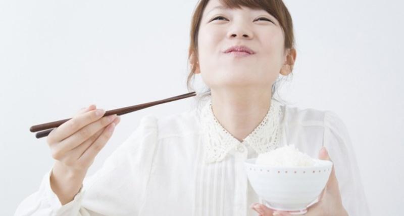Tại sao cơm lại là món ăn không thể thiếu trong chế độ dinh dưỡng hàng ngày?