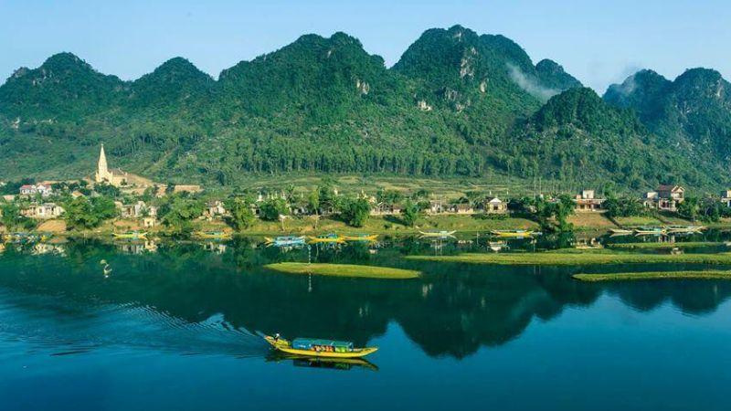 Khám phá 4 điểm đến không thể bỏ qua khi đến Ba Đồn, Quảng Bình – nơi mang đến vẻ đẹp thiên nhiên hoang sơ và hấp dẫn mọi du khách.