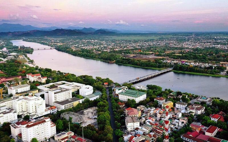 Phú Vang (Huế) – Những tọa độ du lịch không thể bỏ qua với những trải nghiệm độc đáo và hấp dẫn, mời bạn cùng khám phá.