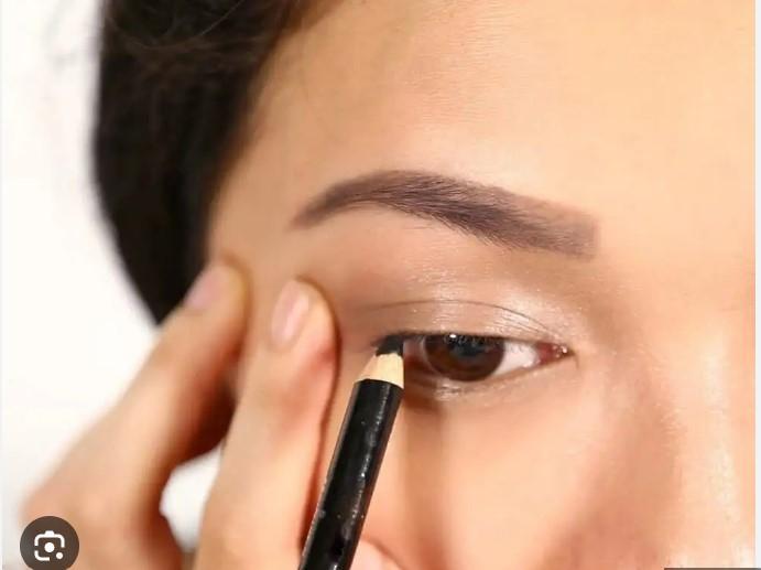 10 Sai lầm thường gặp khi kẻ eyeliner mà các nàng dễ mắc phải