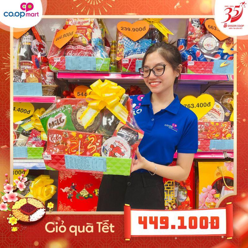 Top 12 địa chỉ bán giỏ quà Tết cao cấp tại tỉnh Thanh Hóa - một danh sách không thể bỏ qua để bạn lựa chọn những món quà Tết tinh tế, ý nghĩa, phù hợp cho mùa Xuân 2022. Đây là những địa chỉ nổi bật, mang đến những sản phẩm quà Tết chất lượng, sang trọng và đầy sự chăm chút, giúp bạn gửi gắm tấm lòng với những người thân yêu trong dịp Tết đến Xuân về.