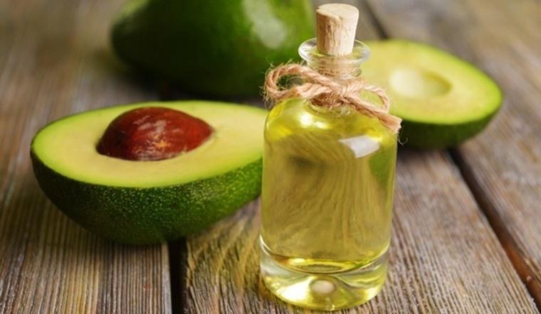 Dầu bơ (avocado oil) là một loại dầu tự nhiên, mang lại nhiều lợi ích sức khỏe đáng chú ý. Hãy cùng tìm hiểu xem dầu bơ có những tác dụng tuyệt vời gì đối với cơ thể.