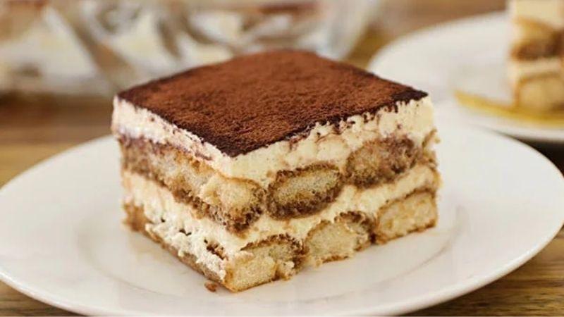 Khám phá cách làm bánh Tiramisu tuyệt vời từ bánh quy, một lựa chọn đơn giản nhưng không kém phần hấp dẫn cho những ai yêu thích món tráng miệng này.