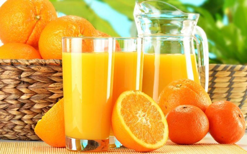 Uống nước cam vào buổi tối liệu có tốt cho sức khỏe? Cùng khám phá thời điểm lý tưởng trong ngày để thưởng thức nước cam, để tận dụng tối đa những lợi ích mà loại trái cây này mang lại.