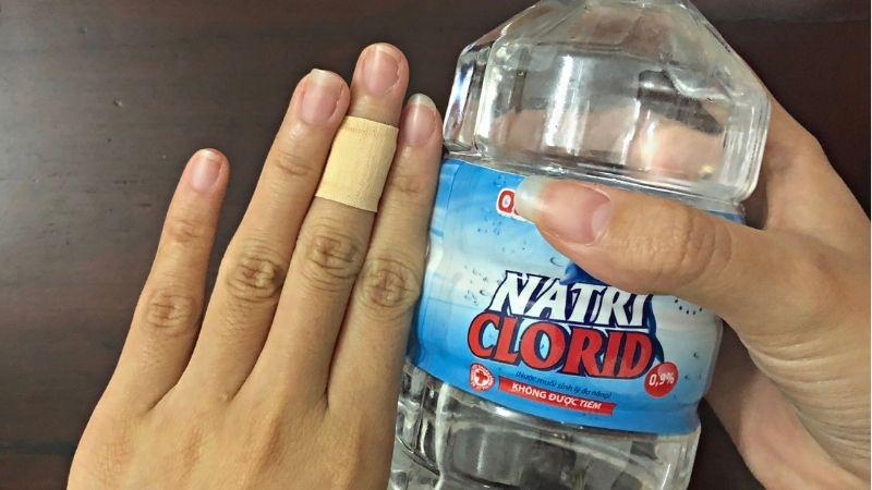 Bí quyết giúp bạn tháo băng keo cá nhân mà không cảm thấy đau đớn