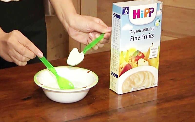 Cách pha bột ăn dặm HiPP đúng tỉ lệ, mịn mượt, không lo vón cục