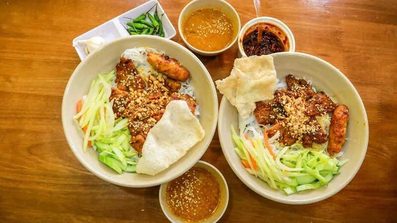 Top 10 quán đặc sản Đà Nẵng được yêu thích tại TP.HCM