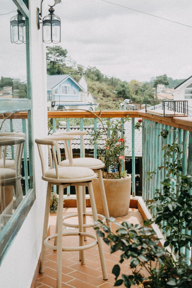 Khám phá top 15 homestay được yêu thích nhất tại Đà Lạt, nơi những vườn hoa rực rỡ và không gian lãng mạn tạo nên một kỳ nghỉ tuyệt vời. Những homestay này không chỉ đẹp mà còn mang đến cho bạn những trải nghiệm thú vị và bình yên giữa lòng Đà Lạt.