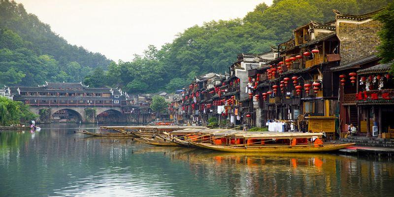 Top 10 địa điểm uy tín nhất để mua tour du lịch Phượng Hoàng Cổ Trấn chất lượng cao