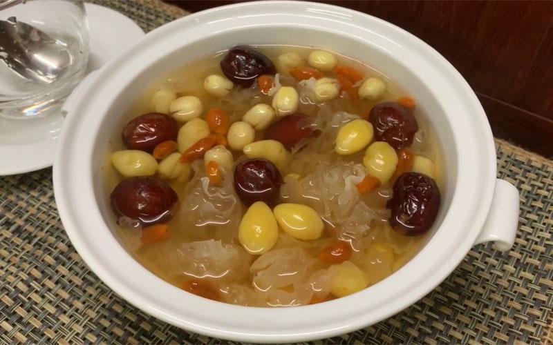 Hướng dẫn nấu chè bạch quả thơm ngon, giải nhiệt hiệu quả và bồi bổ sức khỏe mùa hè