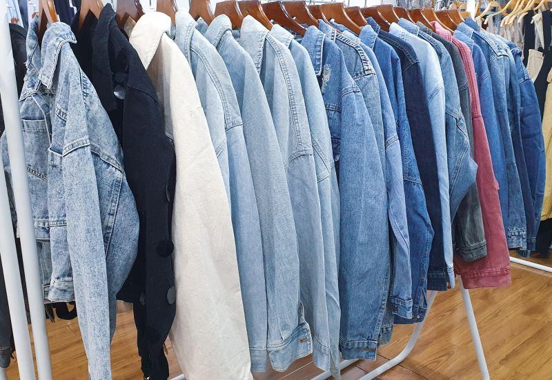 Top 12 địa chỉ mua quần áo secondhand giá mềm đáng ghé nhất tại Khánh Hòa