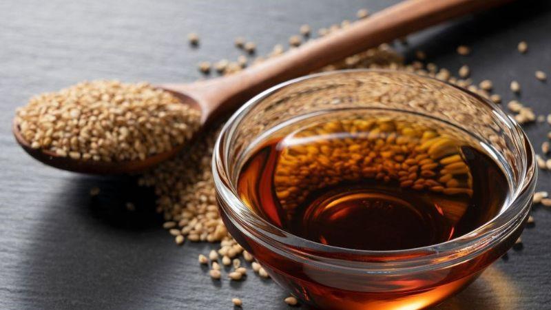 Lợi ích tuyệt vời của dầu mè đối với sức khỏe trẻ em và cách sử dụng dầu mè đúng cách cho bé yêu.