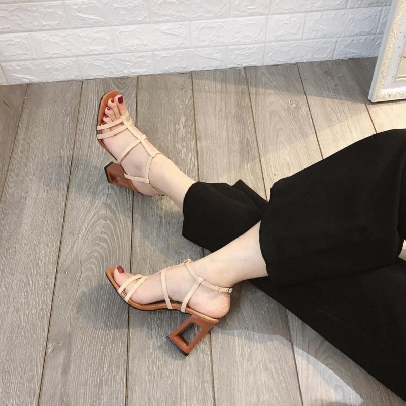 Top 3 cửa hàng bán sandal đẹp nhất tại Quận 8, TP. HCM