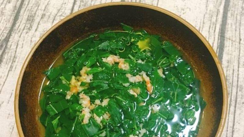 Khám phá cách nấu canh tôm rau đay ngọt mát, là món ăn lý tưởng để giải nhiệt trong những ngày hè oi ả.