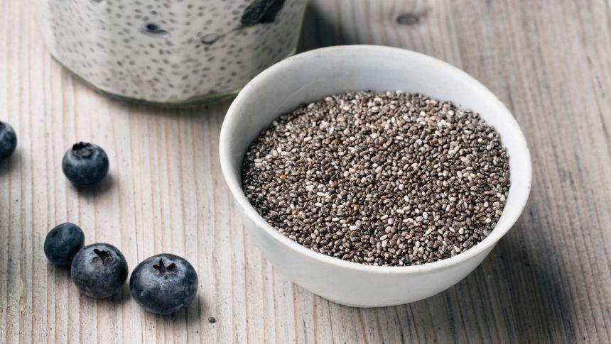 Khám phá cách sử dụng và bảo quản hạt chia đúng chuẩn để tận dụng tối đa giá trị dinh dưỡng và sức khỏe mà loại hạt siêu thực này mang lại.
