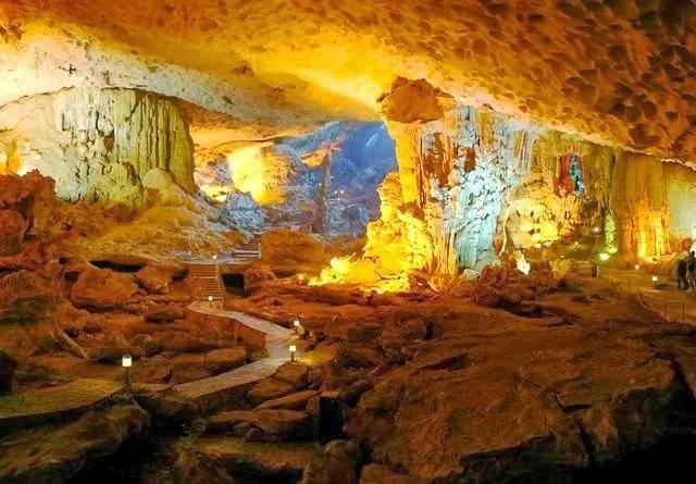 Top 10 hang động tuyệt đẹp nhất bạn nhất định phải khám phá khi đến vịnh Hạ Long