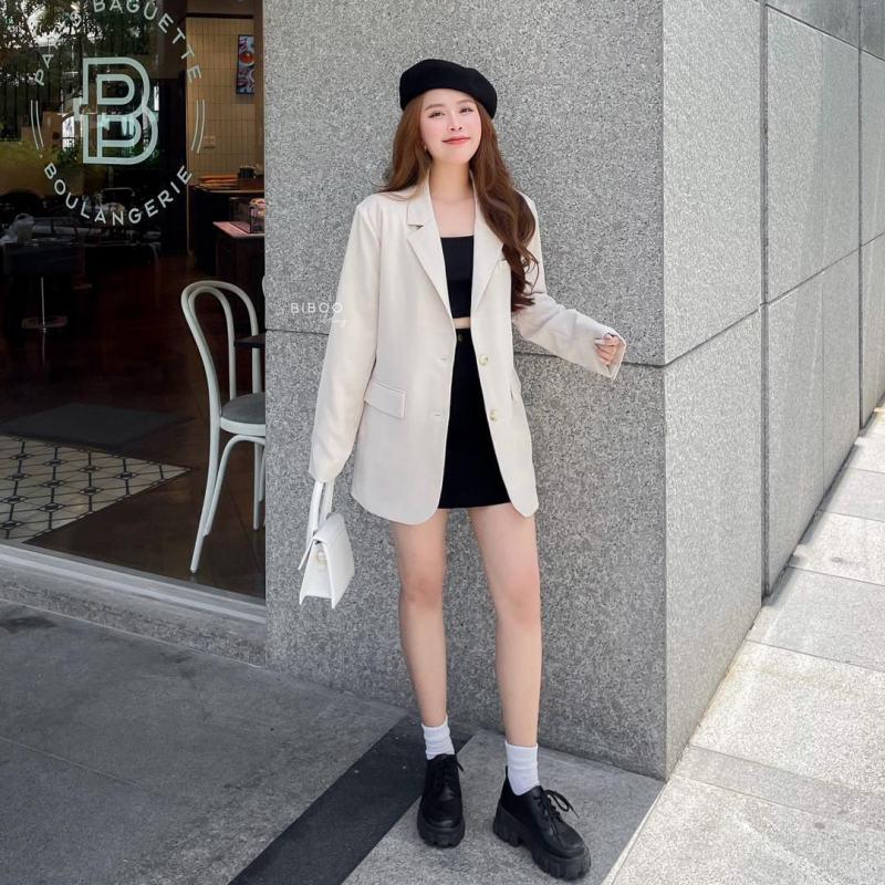 Khám phá 11 cửa hàng bán chân váy trendy nổi bật tại TP Hồ Chí Minh, mang đến cho nàng những lựa chọn tuyệt vời để tự tin dạo phố với những mẫu váy thời thượng, bắt kịp xu hướng.