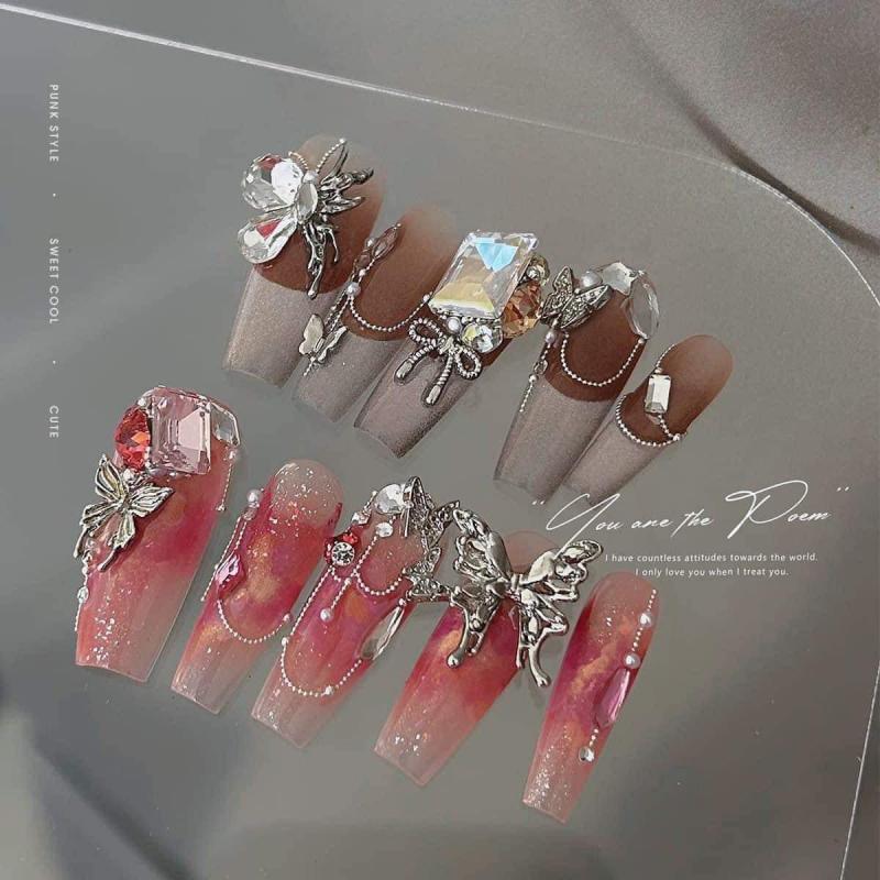 Khám Phá 5 Tiệm Nail Tuyệt Vời Nhất Quận Hoàng Mai, Hà Nội