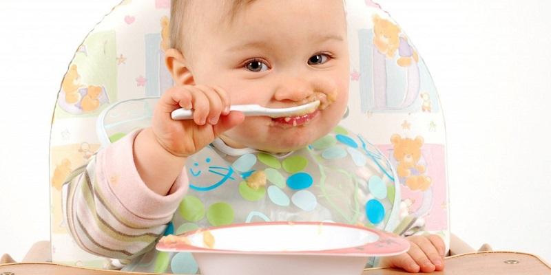 Lựa chọn bột ăn dặm cho bé từ 6 tháng tuổi là một bước quan trọng trong hành trình phát triển của trẻ, giúp bổ sung dưỡng chất thiết yếu bên cạnh sữa mẹ.