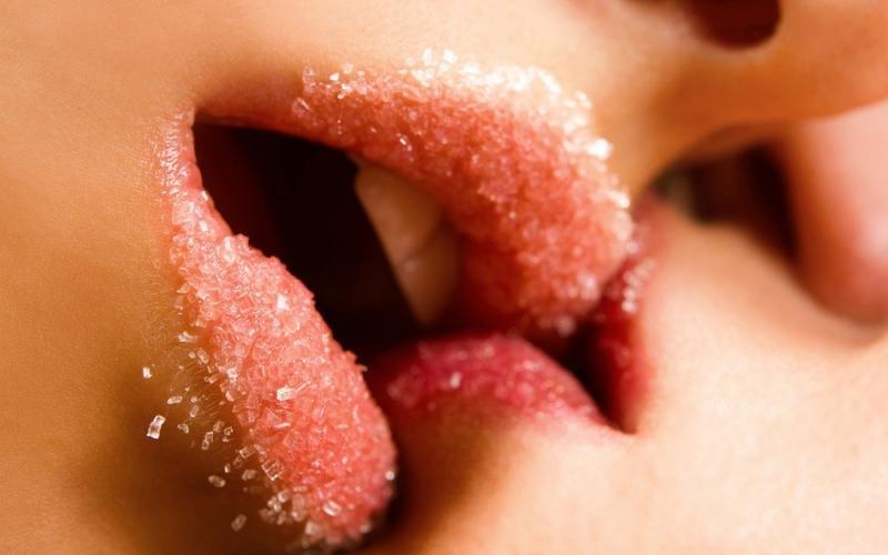 Top 10 kiểu hôn lãng mạn không thể bỏ qua trong dịp Valentine