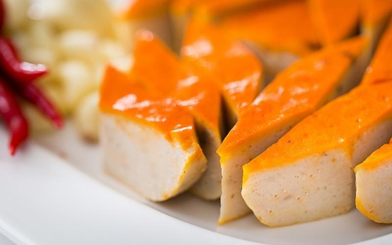 Khám phá cách làm chả tôm Huế dai ngon, chuẩn vị ngay tại nhà, mang đậm hương sắc đặc trưng của vùng đất cố đô.