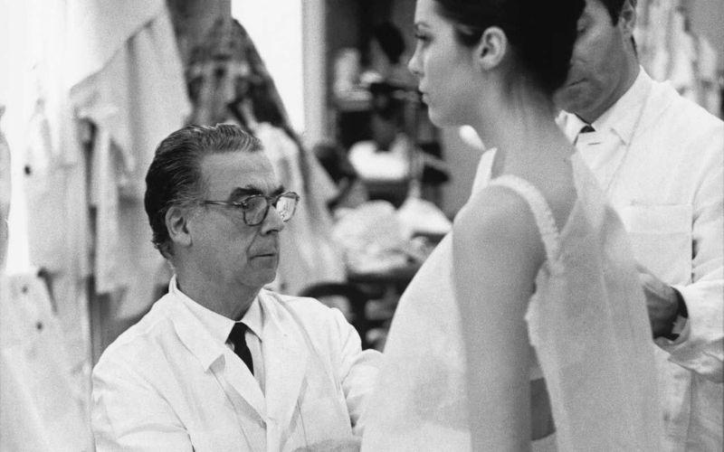 Hướng dẫn cách đặt giày Balenciaga từ nước ngoài đơn giản và hiệu quả