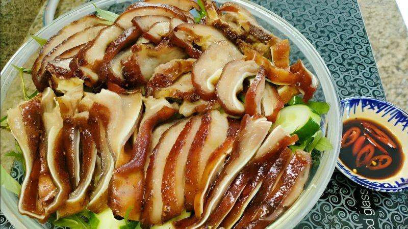 Khám phá công thức tai heo nướng sa tế với hương vị đậm đà, hấp dẫn từng miếng ăn