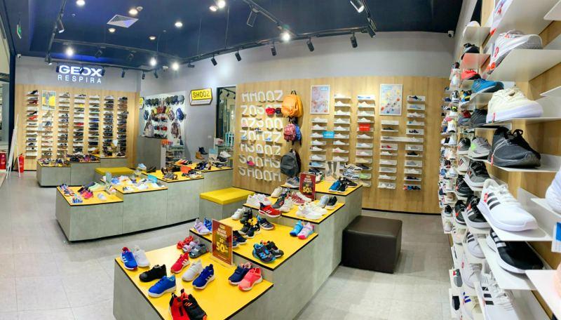 Top 10 cửa hàng sneaker uy tín hàng đầu tại Hà Nội