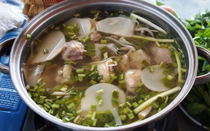 Cách nấu lẩu gà măng chua thơm ngon, đơn giản ngay tại nhà