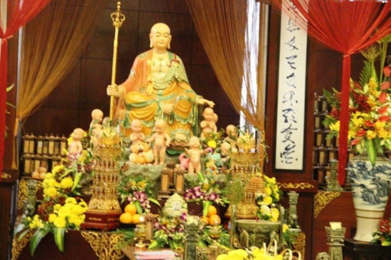 Top 10 Ngôi Đền, Chùa Linh Thiêng 'Cầu Con' Nổi Tiếng Nhất Việt Nam