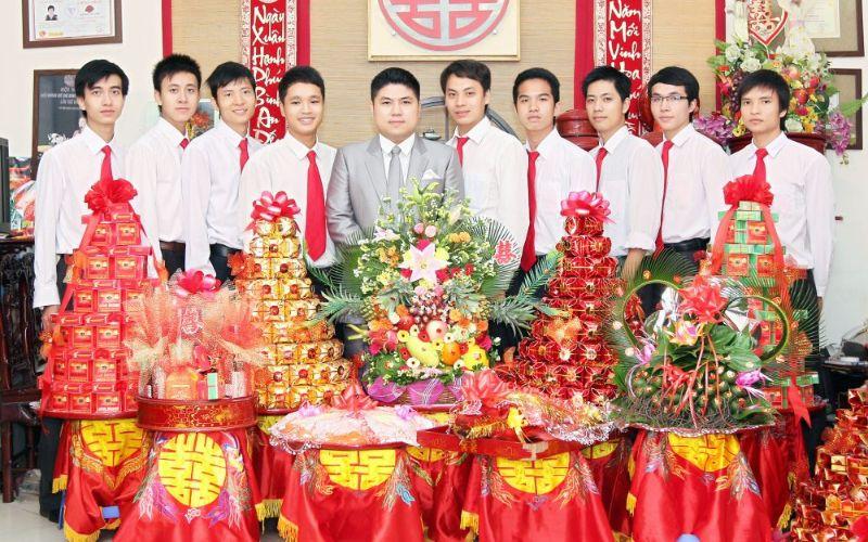 Lễ đám hỏi là một sự kiện trọng đại, đòi hỏi sự chuẩn bị kỹ lưỡng từ cả hai bên gia đình. Vậy gia đình cần chuẩn bị những gì và chi phí tổ chức lễ cưới là bao nhiêu?