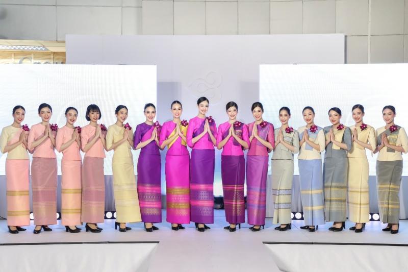 Top 12 bộ đồng phục tiếp viên hàng không ấn tượng nhất trên thế giới