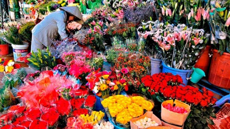 10+ mẹo cắm hoa tươi lâu, giữ được vẻ đẹp đến tận cuối Tết