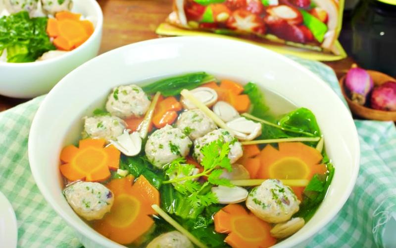 Khám phá cách chế biến canh cà rốt thịt viên ngon tuyệt, bổ dưỡng cho cả gia đình.