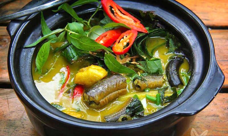 Hướng dẫn cách chế biến lươn om củ chuối thơm ngon, đậm đà hương vị, một món ăn hoàn hảo cho bữa cơm gia đình.
