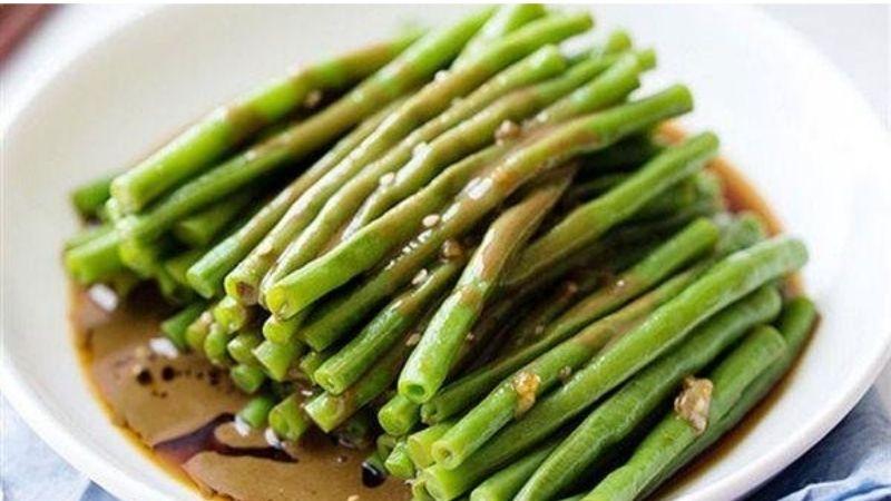 Trong 100g đậu đũa có bao nhiêu calo và liệu ăn đậu đũa có ảnh hưởng đến cân nặng của bạn? Hãy cùng khám phá chi tiết.