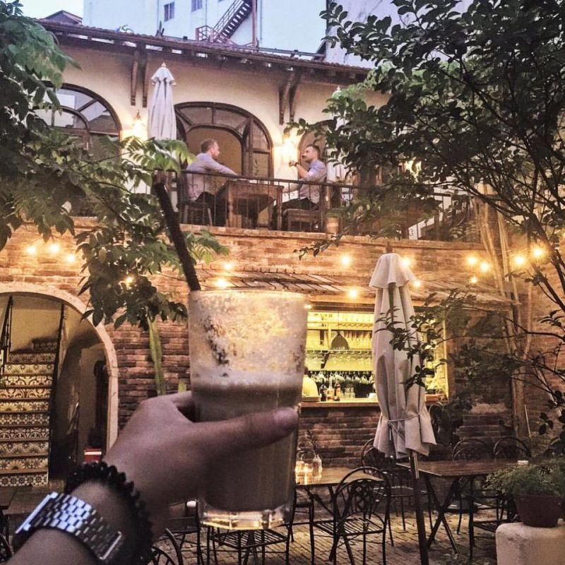 Top 16 quán cafe lãng mạn nhất Hà Nội cho các cặp đôi dịp Valentine 14/2