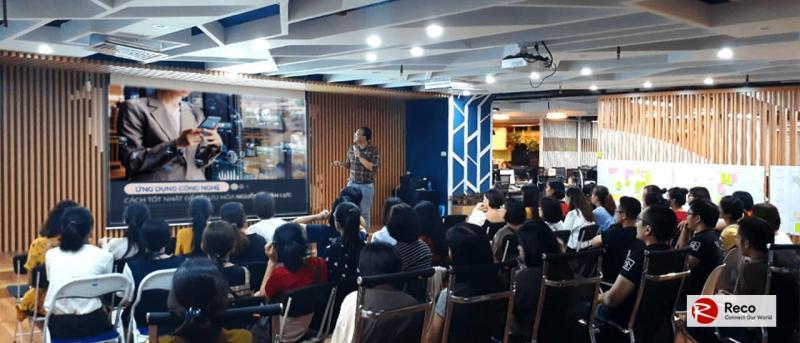 Top 12 công ty headhunter uy tín hàng đầu tại Việt Nam, chuyên cung cấp dịch vụ tuyển dụng nhân sự cấp cao trong nhiều lĩnh vực khác nhau. Đây là những tên tuổi nổi bật trong ngành tuyển dụng nhân sự cao cấp, giúp các doanh nghiệp tìm kiếm những ứng viên tài năng cho các vị trí quan trọng và đặc biệt.