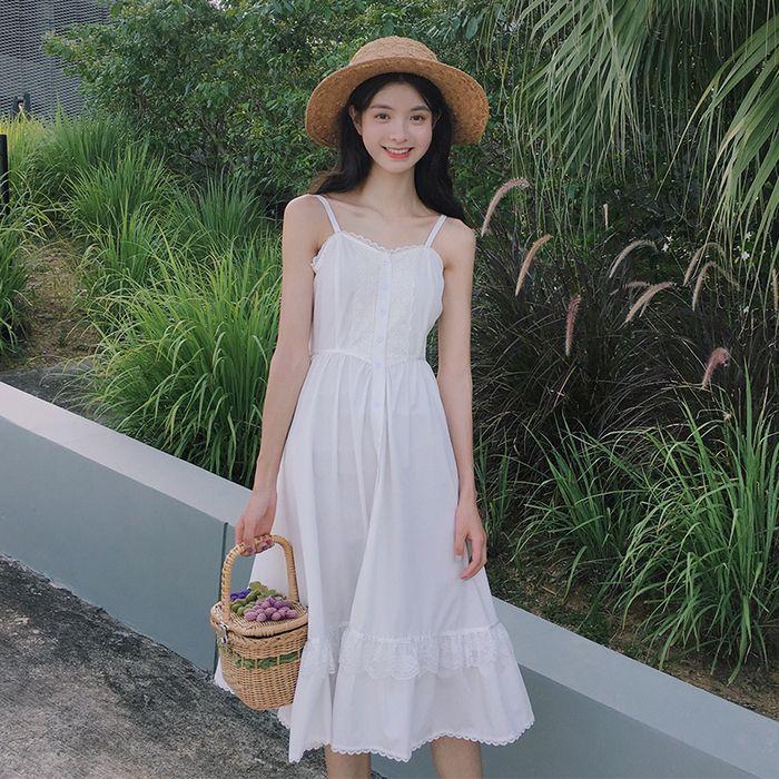 Top 10 kiểu váy hai dây đẹp mắt nhất cho các cô nàng sành điệu trong những ngày hè oi ả