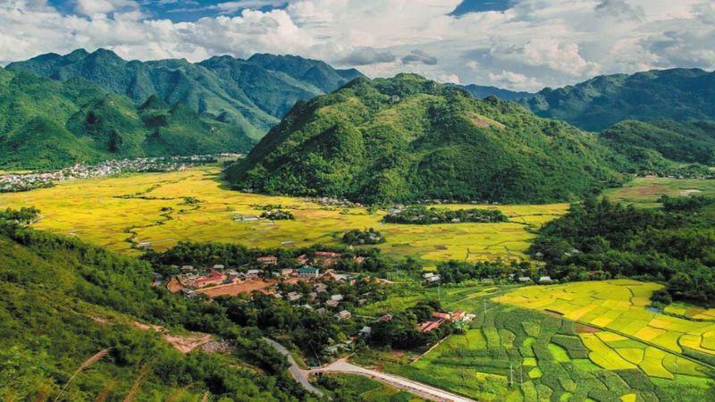Tháng 11 này, hãy nhanh chóng lên kế hoạch cho chuyến du lịch cuối năm và khám phá những điểm đến tuyệt vời nhất trong mùa này.