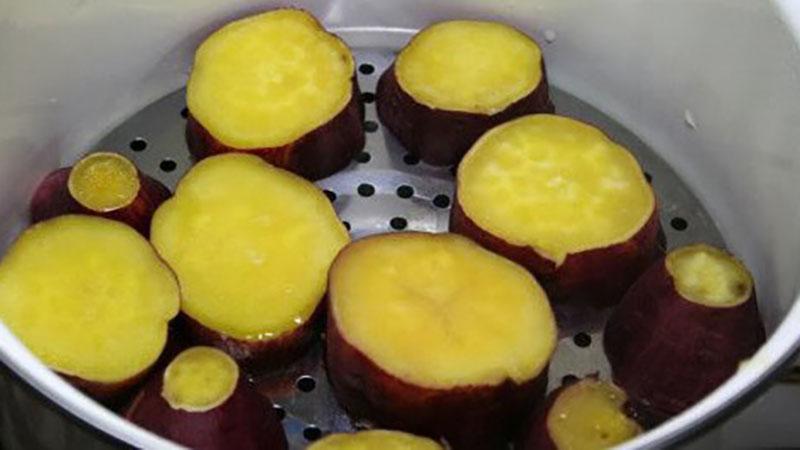 Công thức nấu bột khoai lang thơm ngon cho bé trong giai đoạn ăn dặm