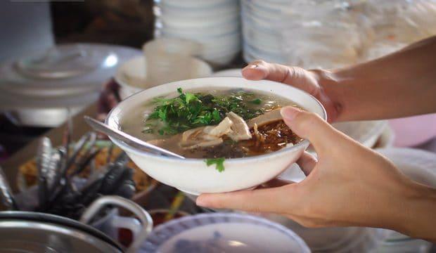 Top 10 Món Ăn Vặt Đặc Sản Đà Nẵng Không Thể Bỏ Lỡ