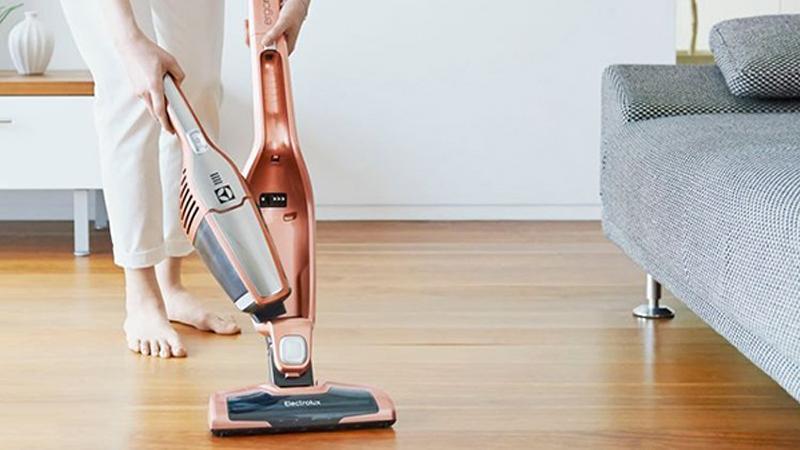Hướng dẫn sử dụng máy hút bụi cầm tay đúng cách