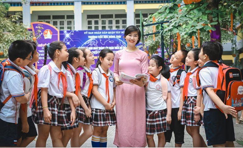 Top 10 Bài văn tuyệt vời về những kỉ niệm thầy cô và mái trường