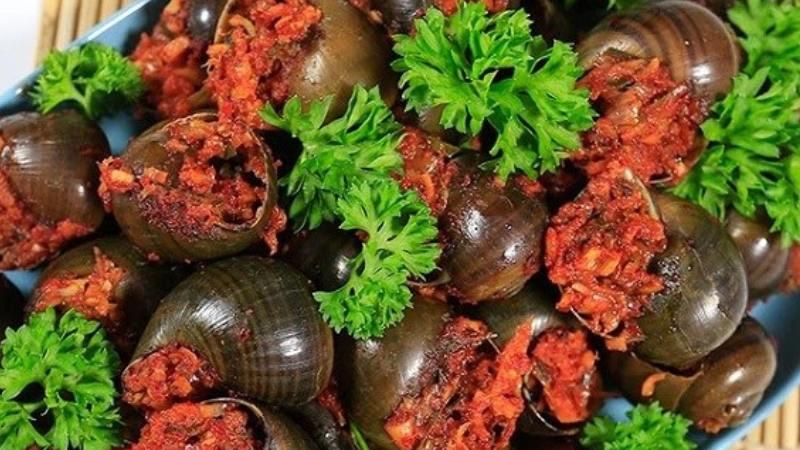 Khám phá công thức ốc mít hấp cay thơm ngon, nồng nàn, khiến cả gia đình phải khen ngợi.