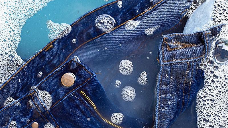Mỗi khi nào nên giặt quần jeans?