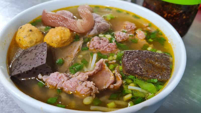 7 Quán Bún Bò Huế Ngon Nhất Quận Long Biên, Hà Nội