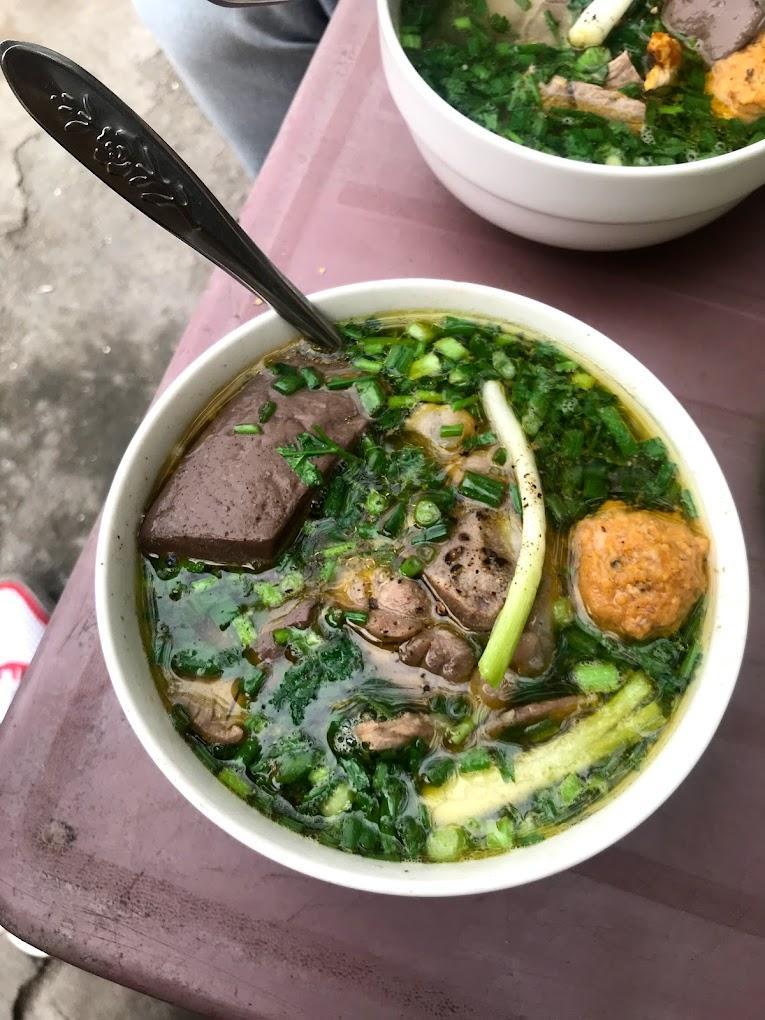 Top 10 địa điểm thưởng thức bánh canh ngon nhất tại Huế