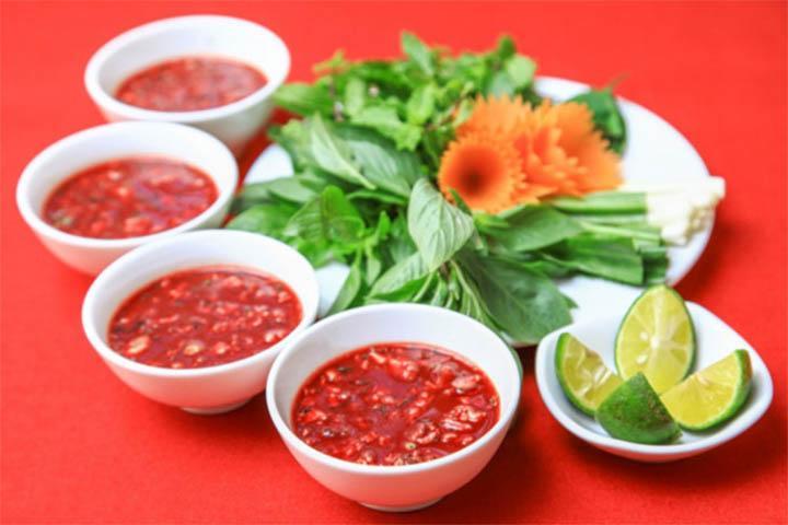 Top 10 món ăn Việt Nam khiến người nước ngoài không dám thử