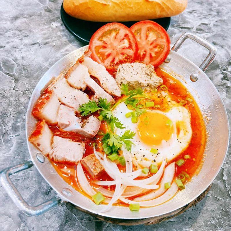 Top 5 Địa chỉ bánh mì ngon và đông khách nhất tại Huế